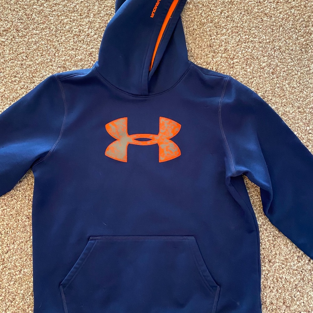 Under Armour youth xl hoodie